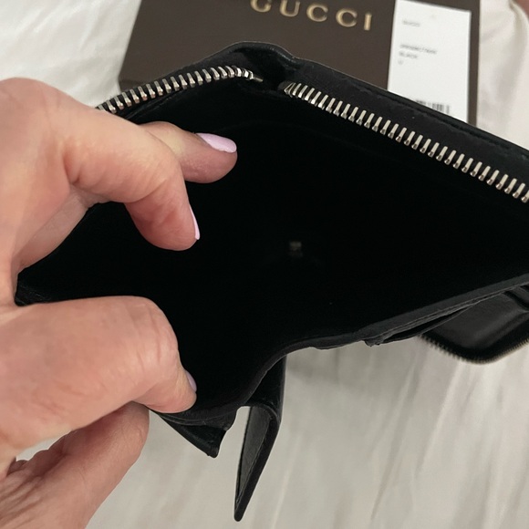 Ladies NWT Gucci zip around wallet - Picture 6 of 8